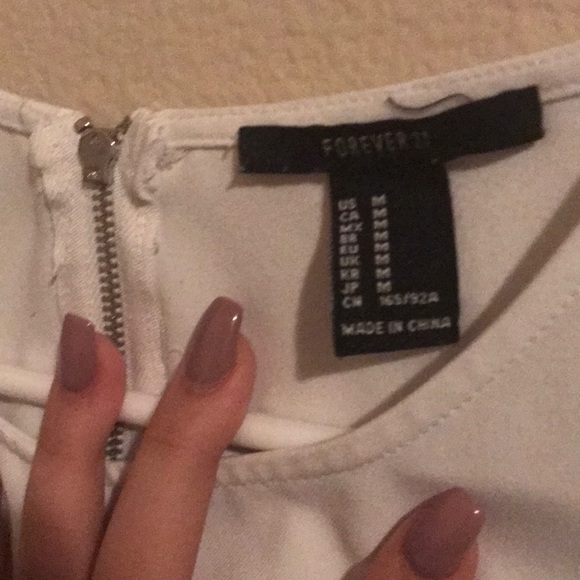 Forever 21”white crop top - Picture 2 of 2